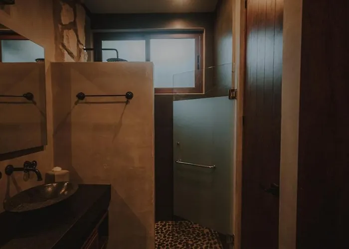 Private Jungle 1br Retreat & Fast Wi-fi Apartament